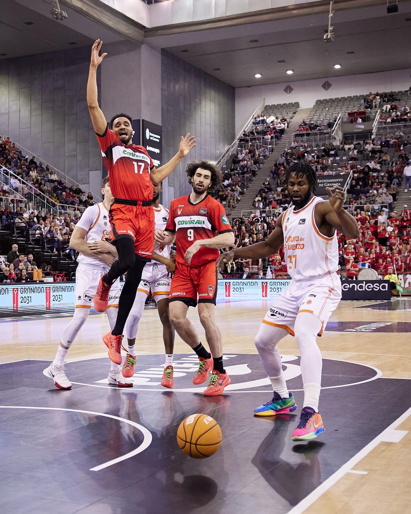 Las mejores imágenes del Covirán Granada-Valencia Basket
