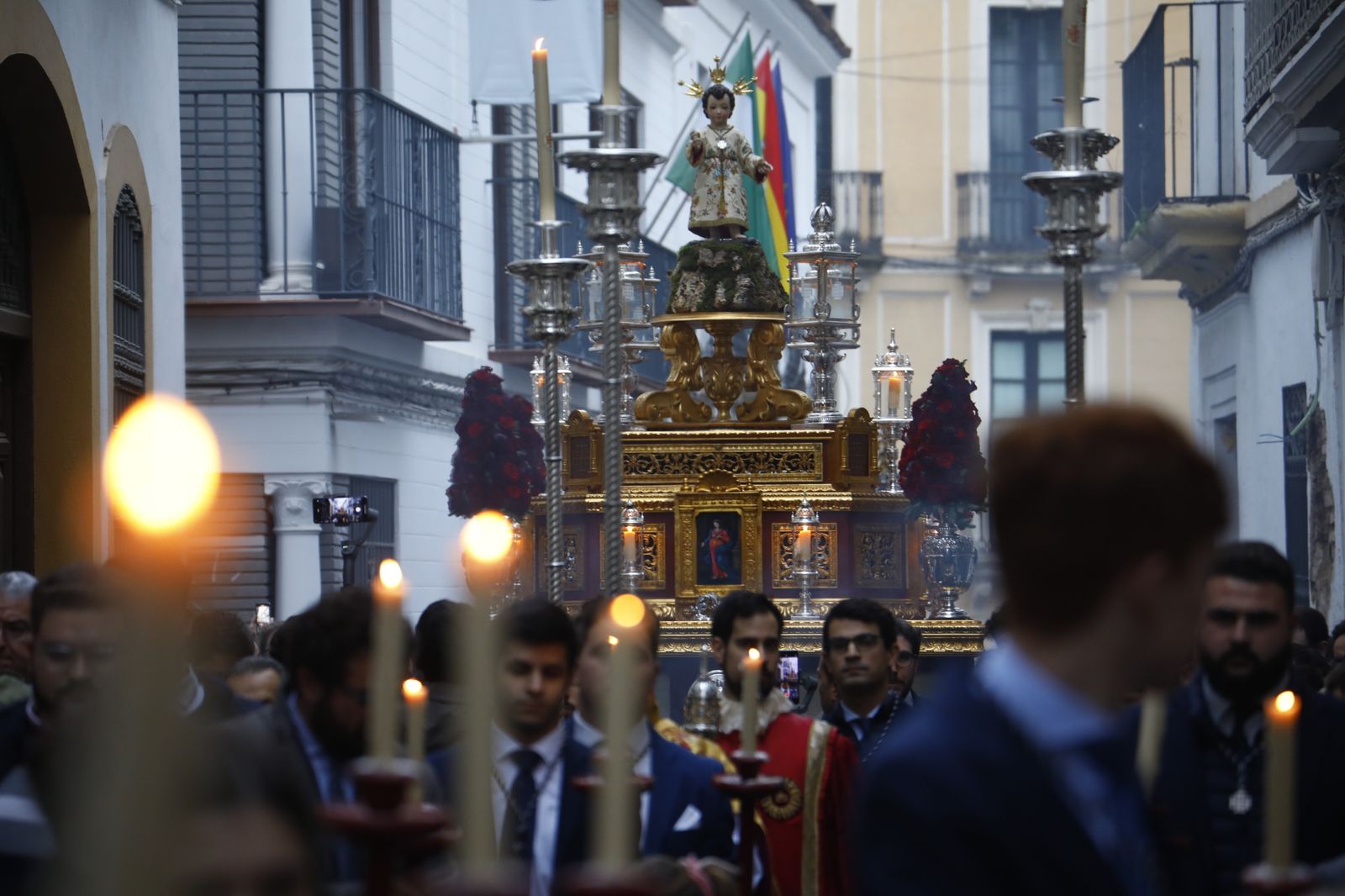 La procesión del Niño Jesús de la Compañía de Córdoba, en imágenes