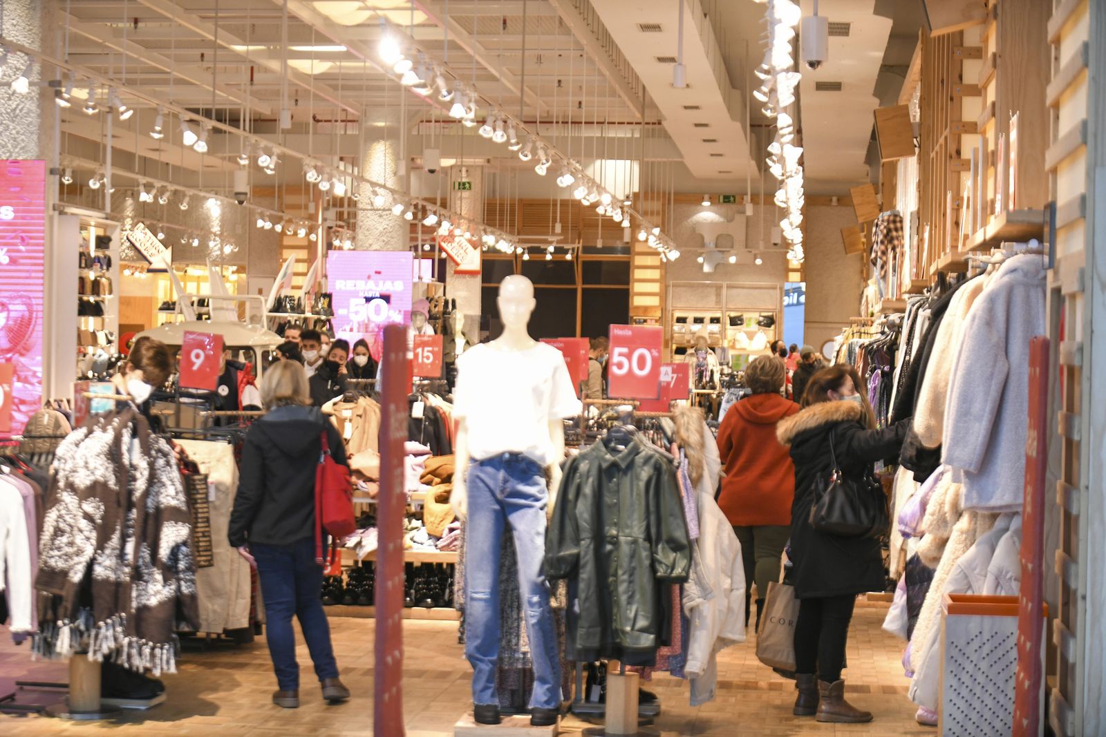 Fotos: las rebajas en el Nevada Shopping de Granada