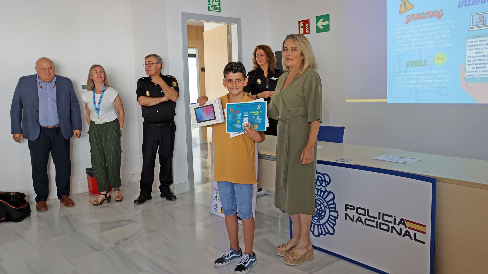 Premios del 2º concurso de infografías sobre los riesgos de internet para alumnos de 5º y 6º de primaria