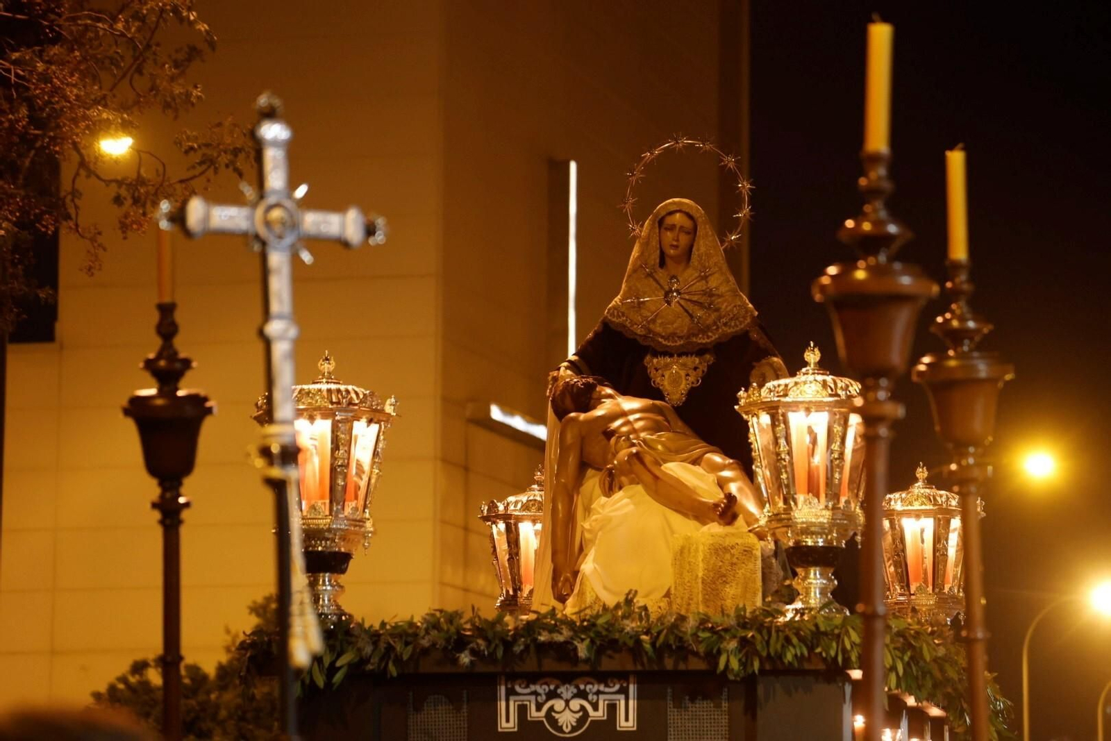 La procesión del Traslado al Sepulcro de Córdoba en este Sábado de Pasión, en imágenes