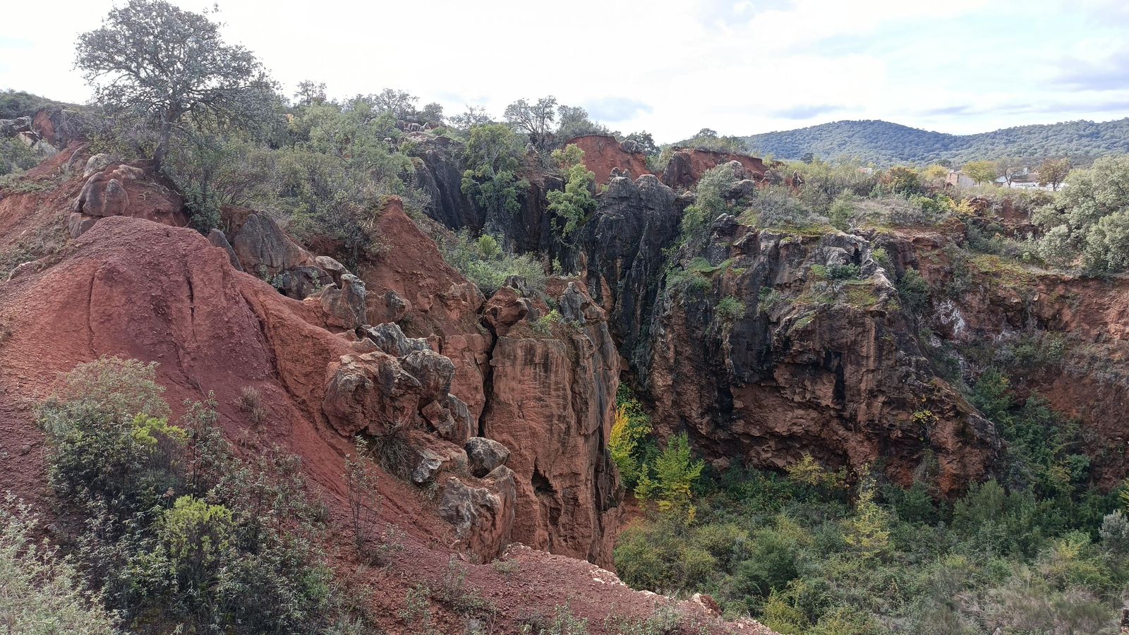 Podremos asomarnos a ver las bonitas formas rocosas.