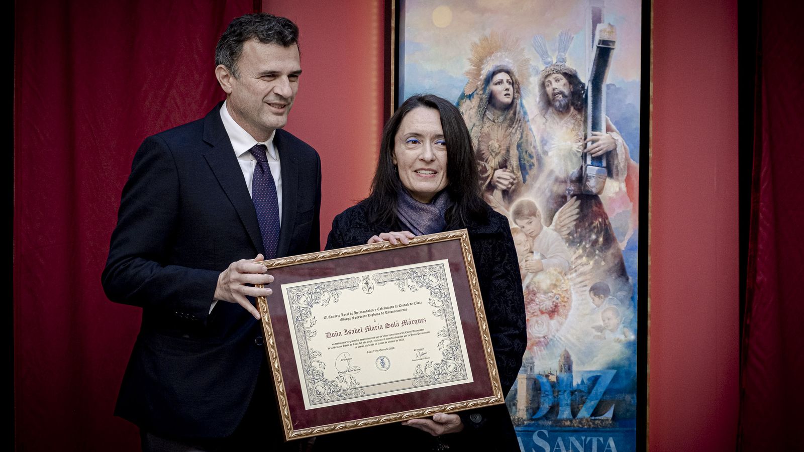 Las imágenes de la presentación del cartel y pregonero de la Semana Santa de Cádiz 2025