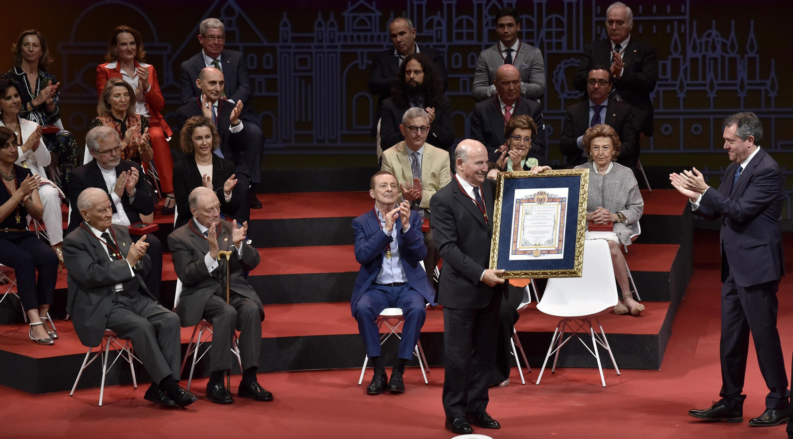 Las imágenes de la entrega de las Medallas de la Ciudad de Sevilla