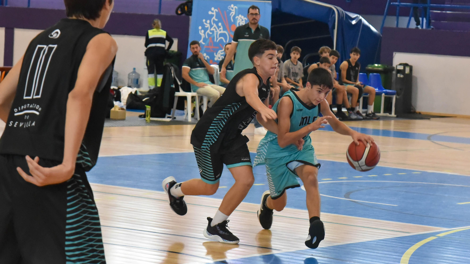 Las fotos de la tercera jornada del Andaluz infantil masculino de baloncesto en La Línea