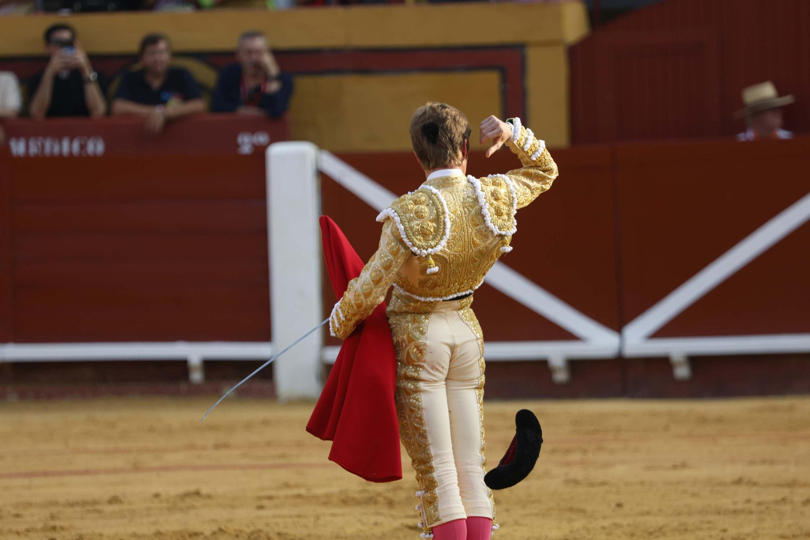 Fotos de la brava corridade La Palmosilla con Emilio de Justo, Borja Jiménez y David de Miranda