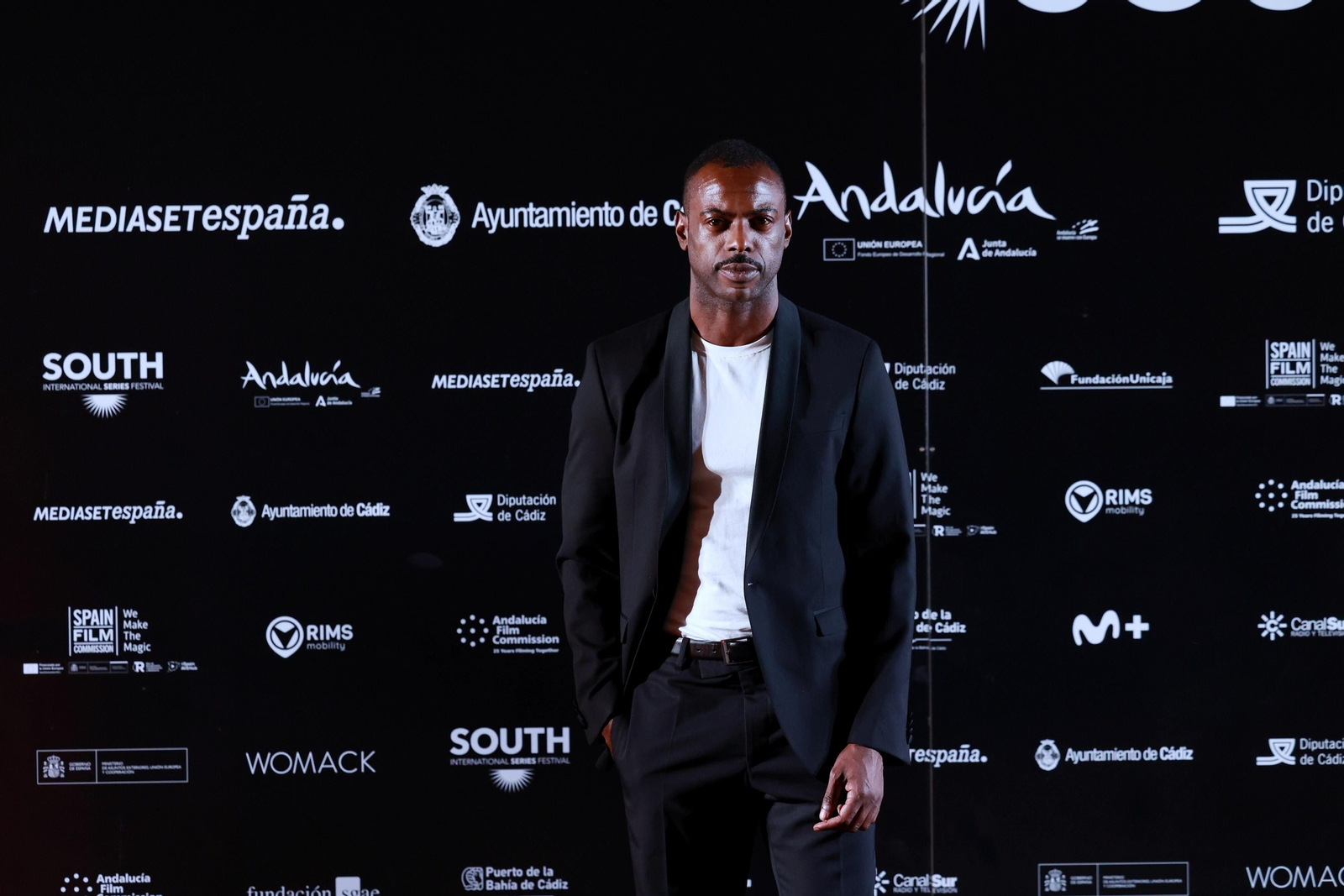 Las imágenes de la última gran alfombra roja de South International Series Festival Cádiz: Eduardo Noriega, Paco León, Ingrid Rubio, Benito Zambrano...