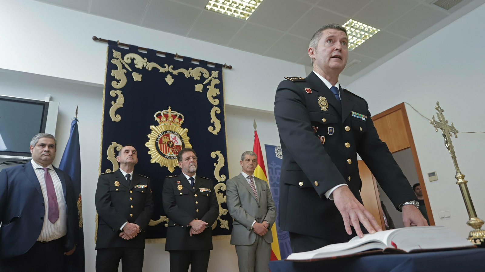 Francisco López Gordo jura su cargo como nuevo comisario jefe de Algeciras.