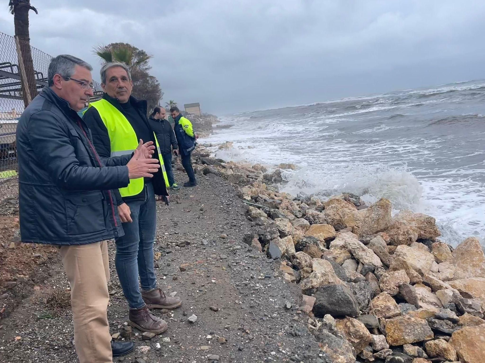 Los destrozos del temporal en las playas de la Axarquía, en fotos