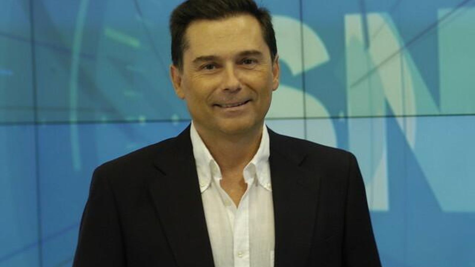 Javier Domínguez en el plató de informativos