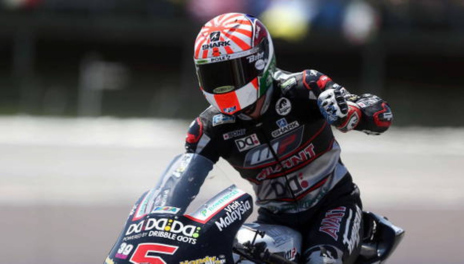 Zarco se lleva la victoria y Rins el liderato