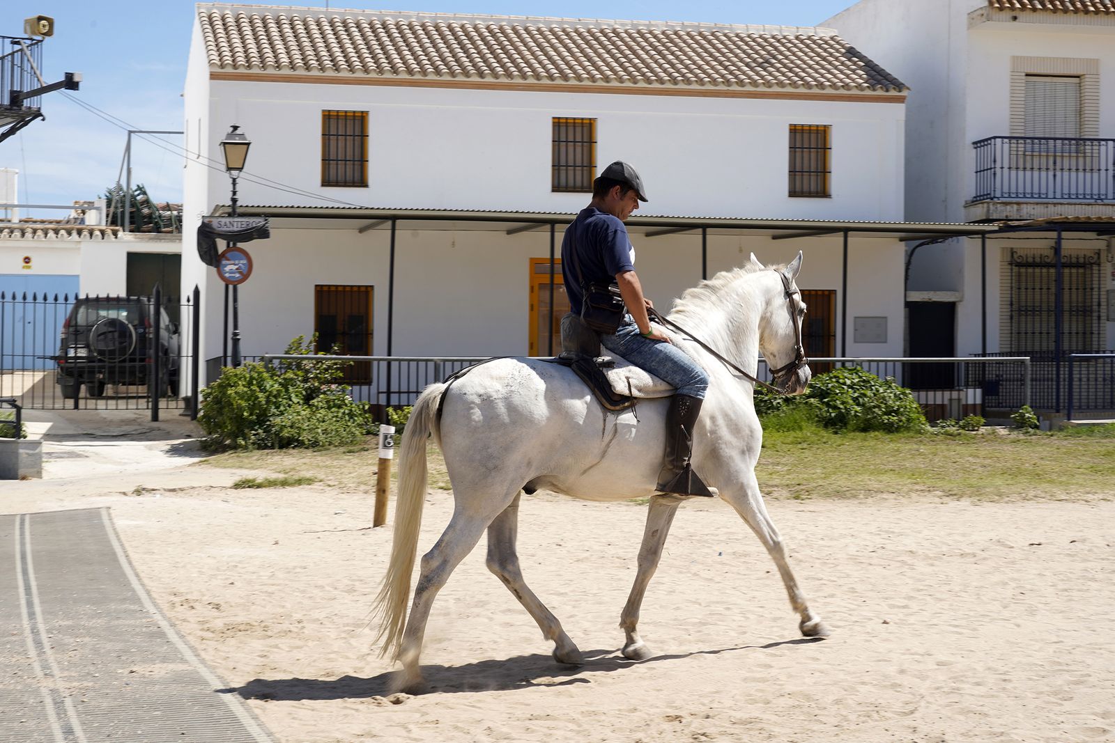 Imágenes del ambiente en la aldea durante el domingo de Rocío Chico