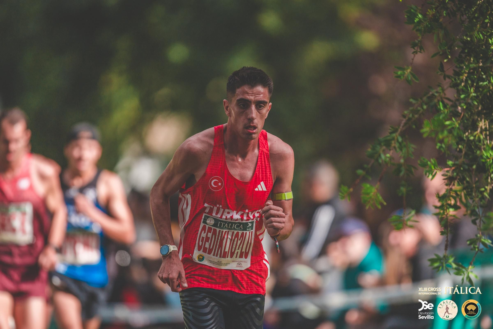 Búscate en las fotos del Cross de Itálica 2025 | 12