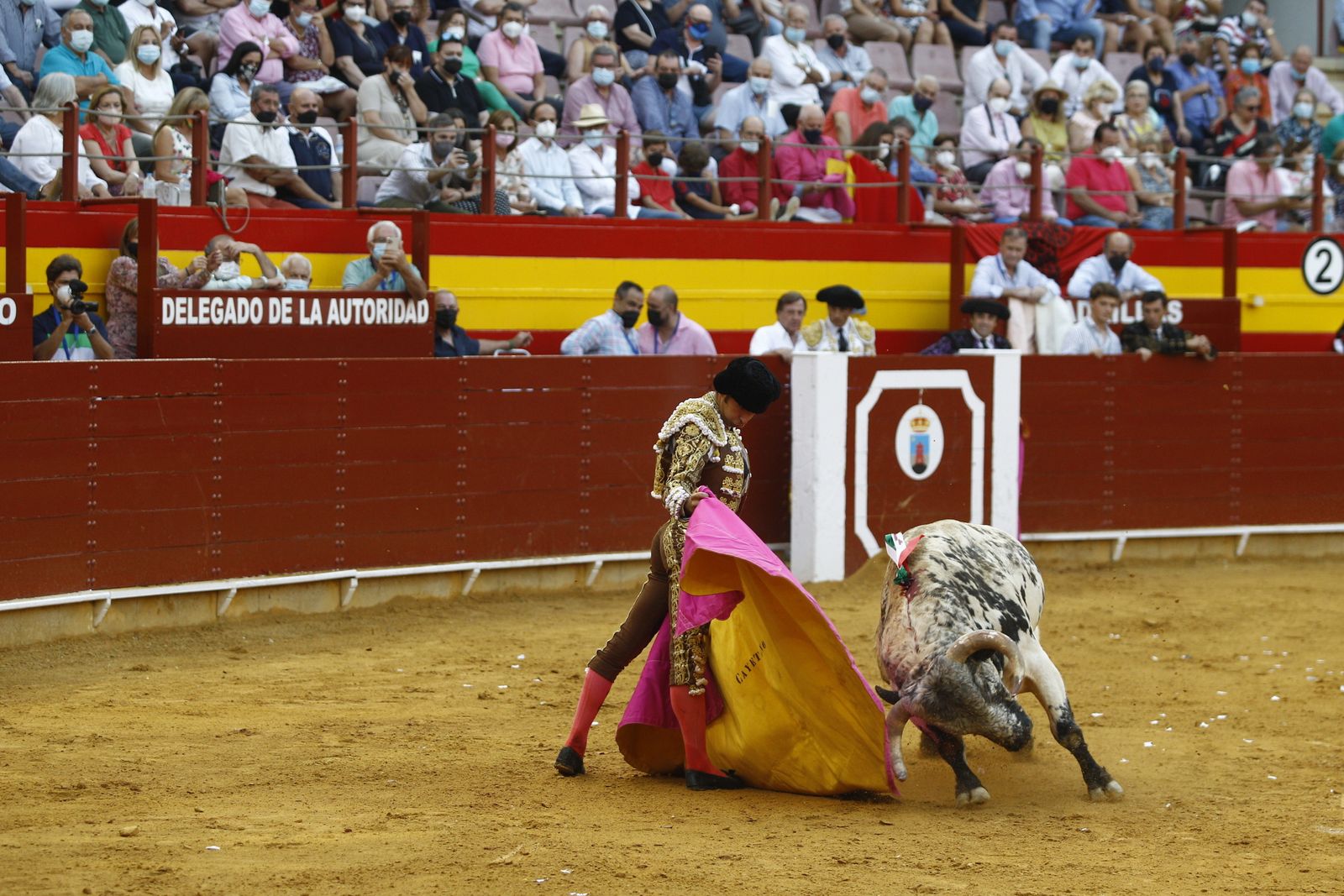 Fotogalería corrida de toros. Cayetano Rivera, Paco Ureña y Roca Rey. Roquetas de Mar.