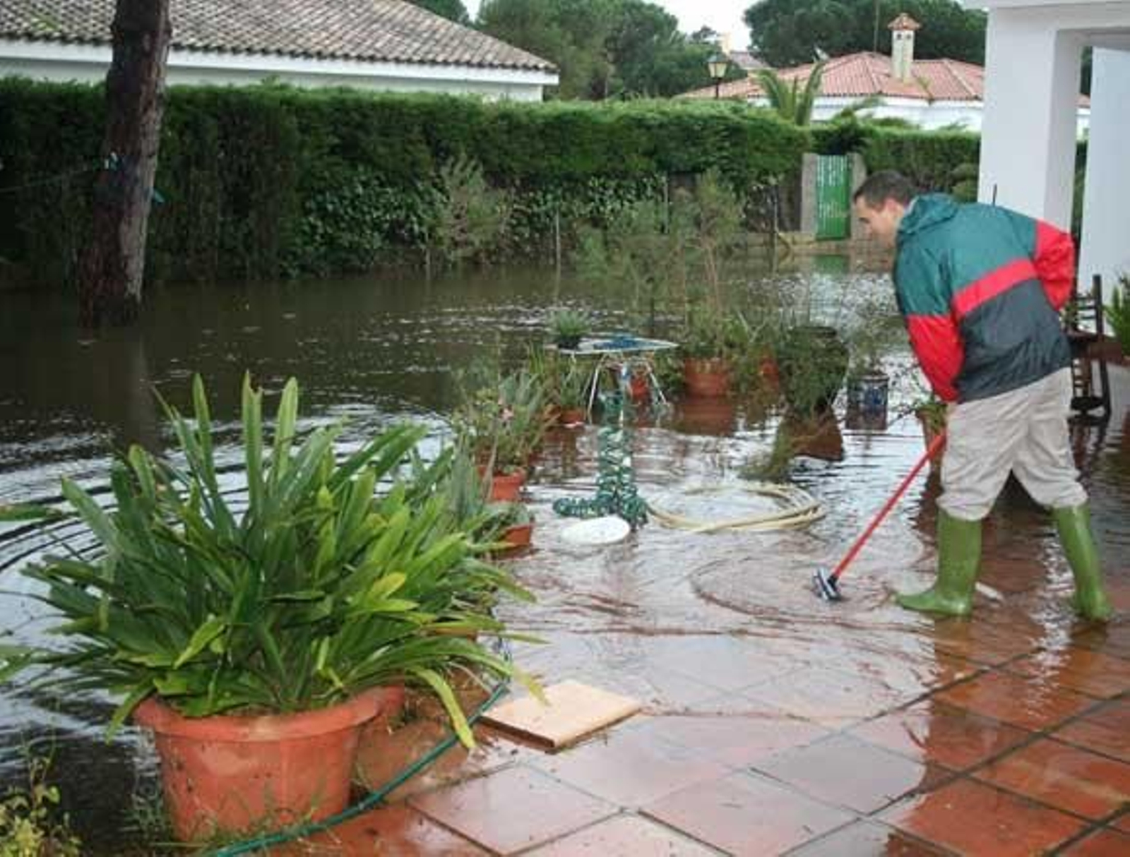 Los desalojados en Roche y El Colorado vuelven a sus casas