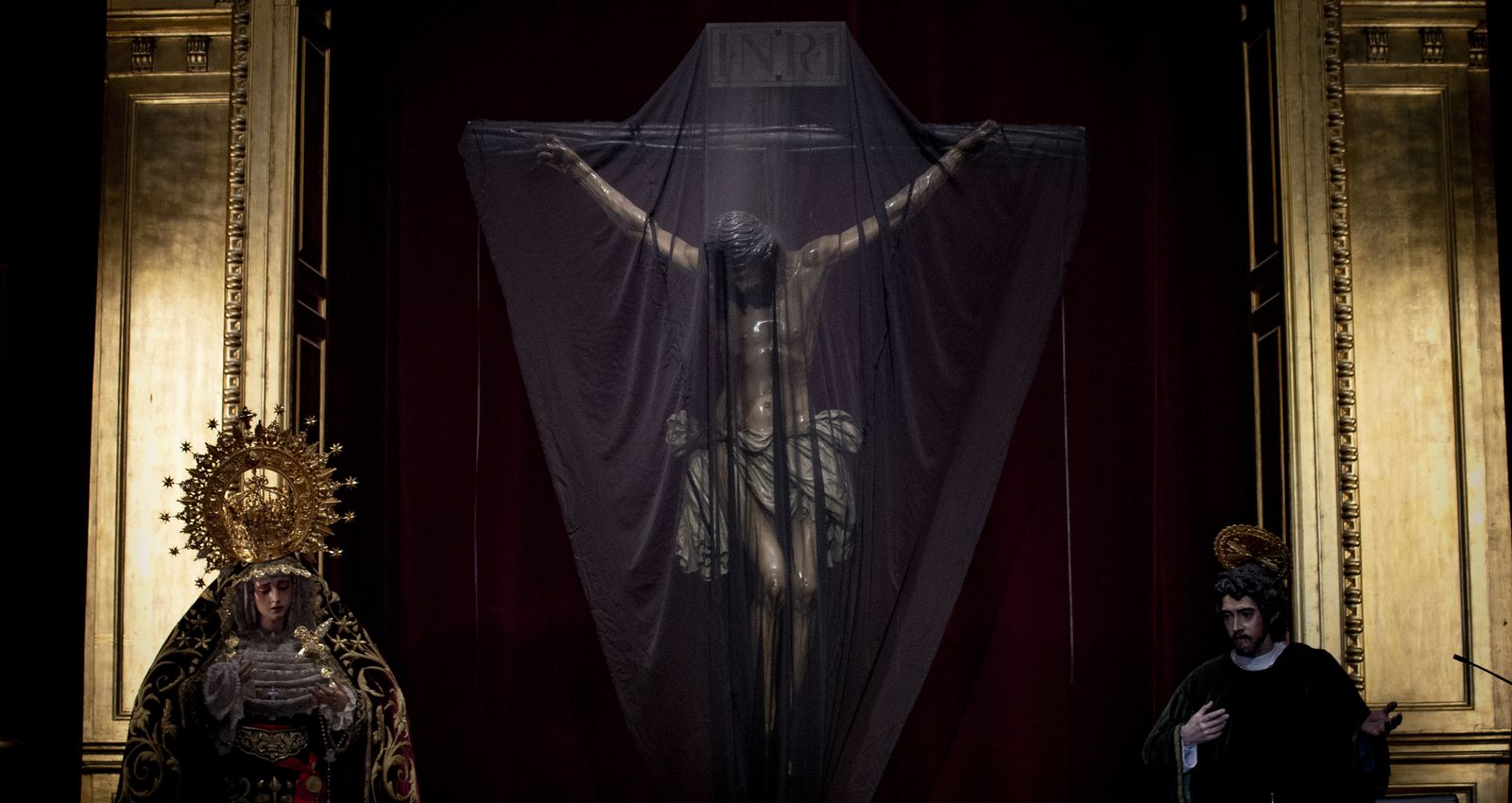 Las imágenes de El Cristo de la Buena Muerte de los Estudiantes velado