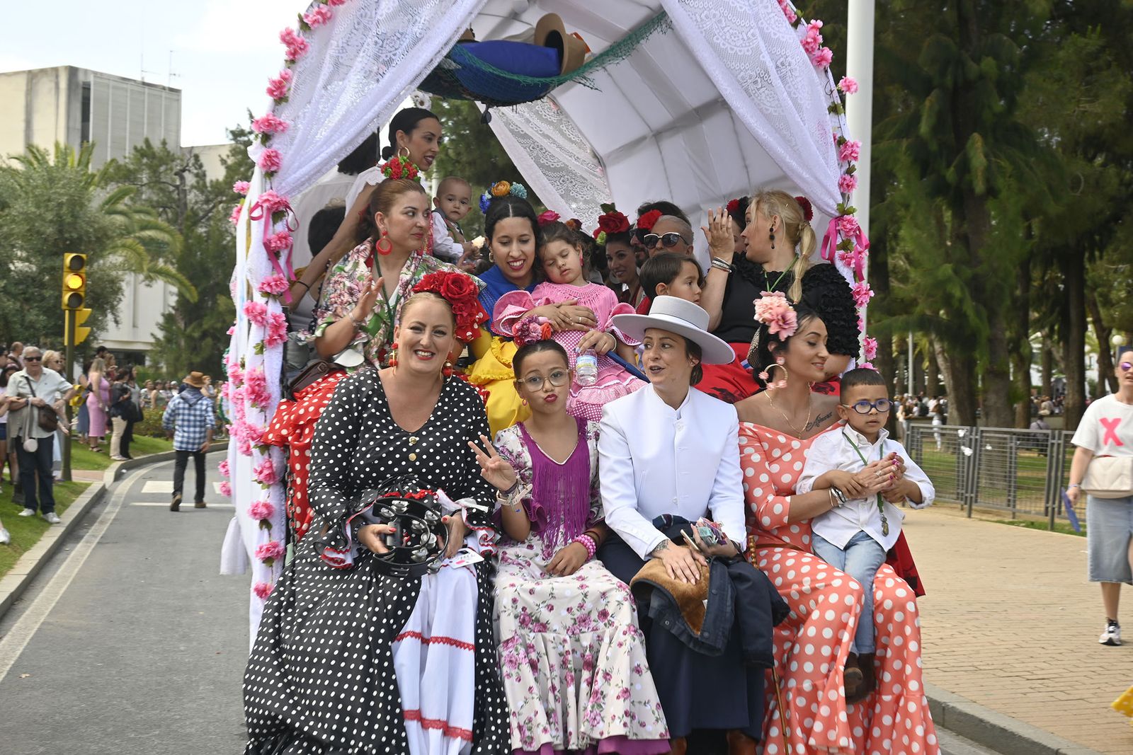 Todos los rocieros de la comitiva de la Hermandad de Huelva, en imágenes