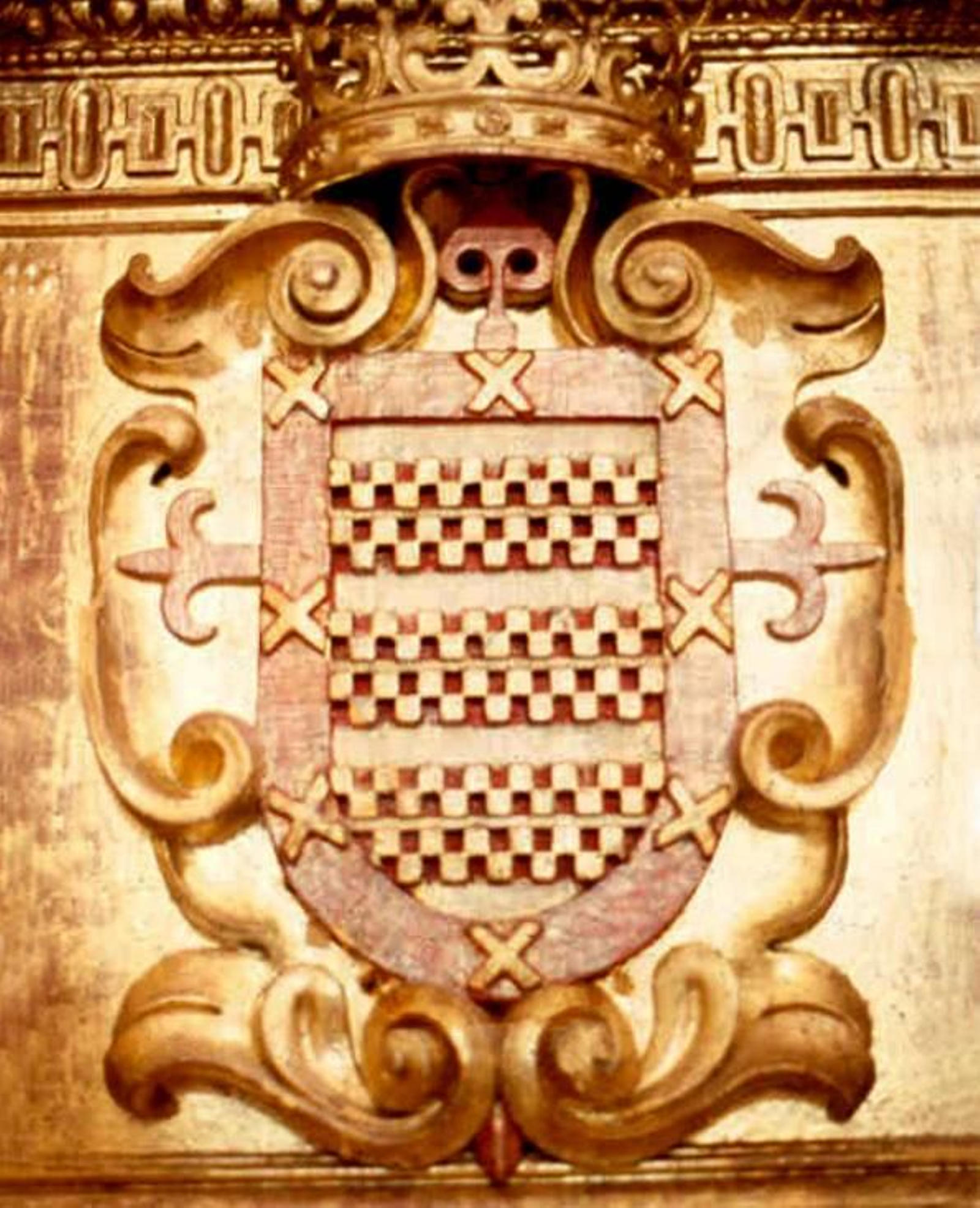 Escudo de armas de los Saavedra, símbolo del poder jurisdiccional que poseía el señor sobre la villa y sus vecinos.