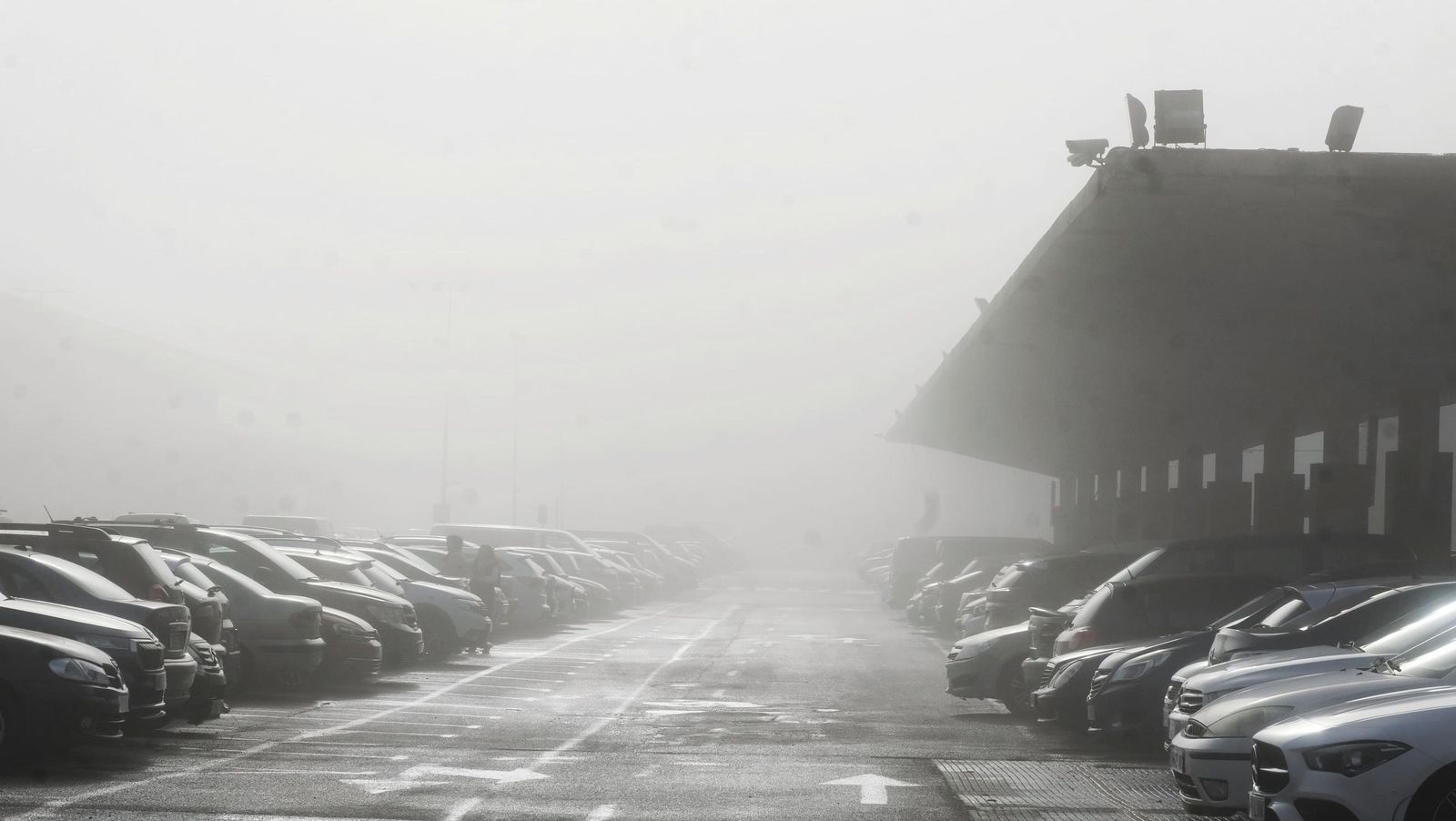 La niebla invade Cádiz