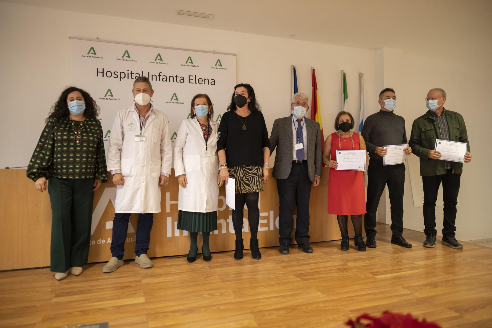 Imágenes del acto de despedida del personal sanitario del hospital Infanta Elena