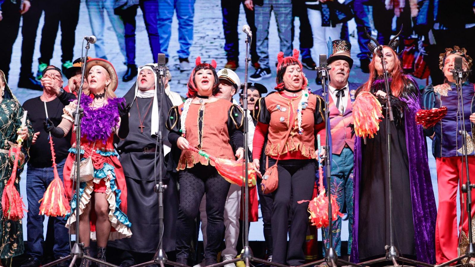 Búscate entre las mejores imágenes de la quema del dios Momo