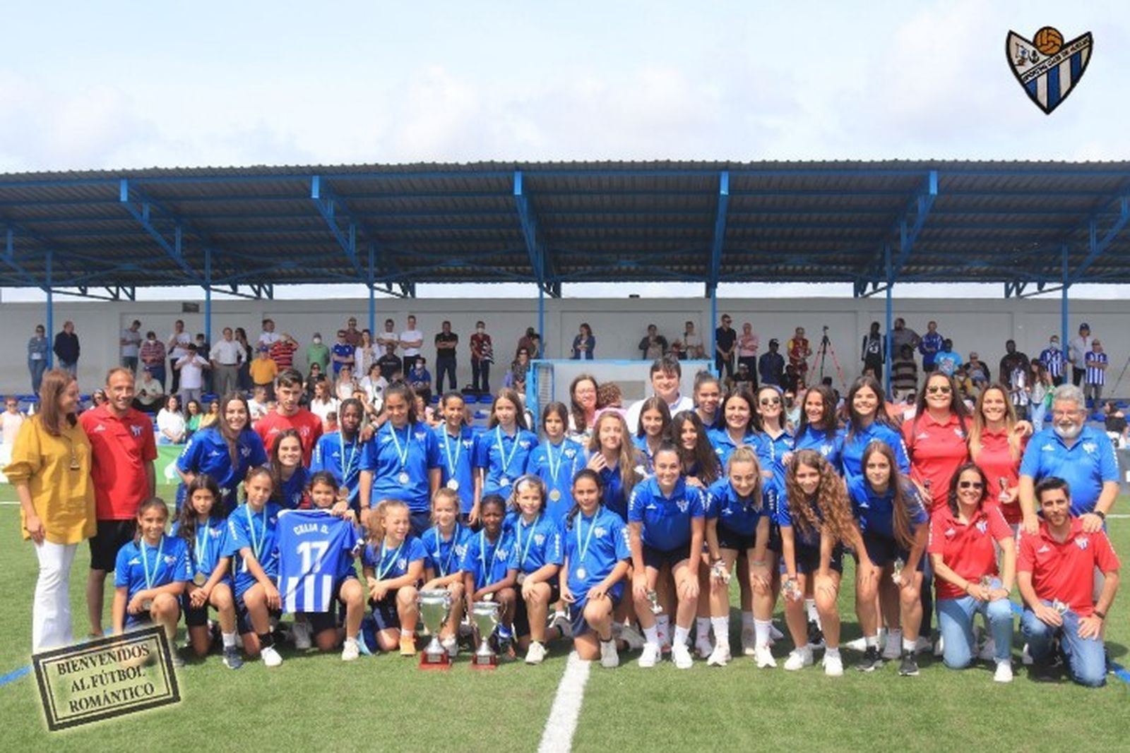 Los equipos sénior B y alevín del Sporting recibieron sus trofeos como campeones provinciales.