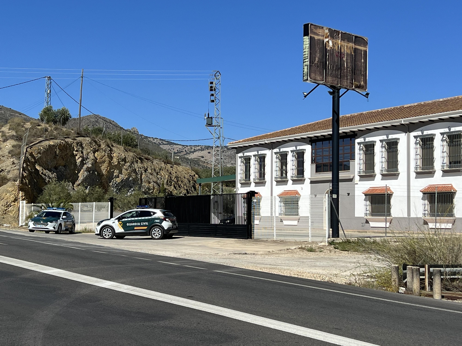 Dispositivo de la Guardia Civil en Carcabuey.