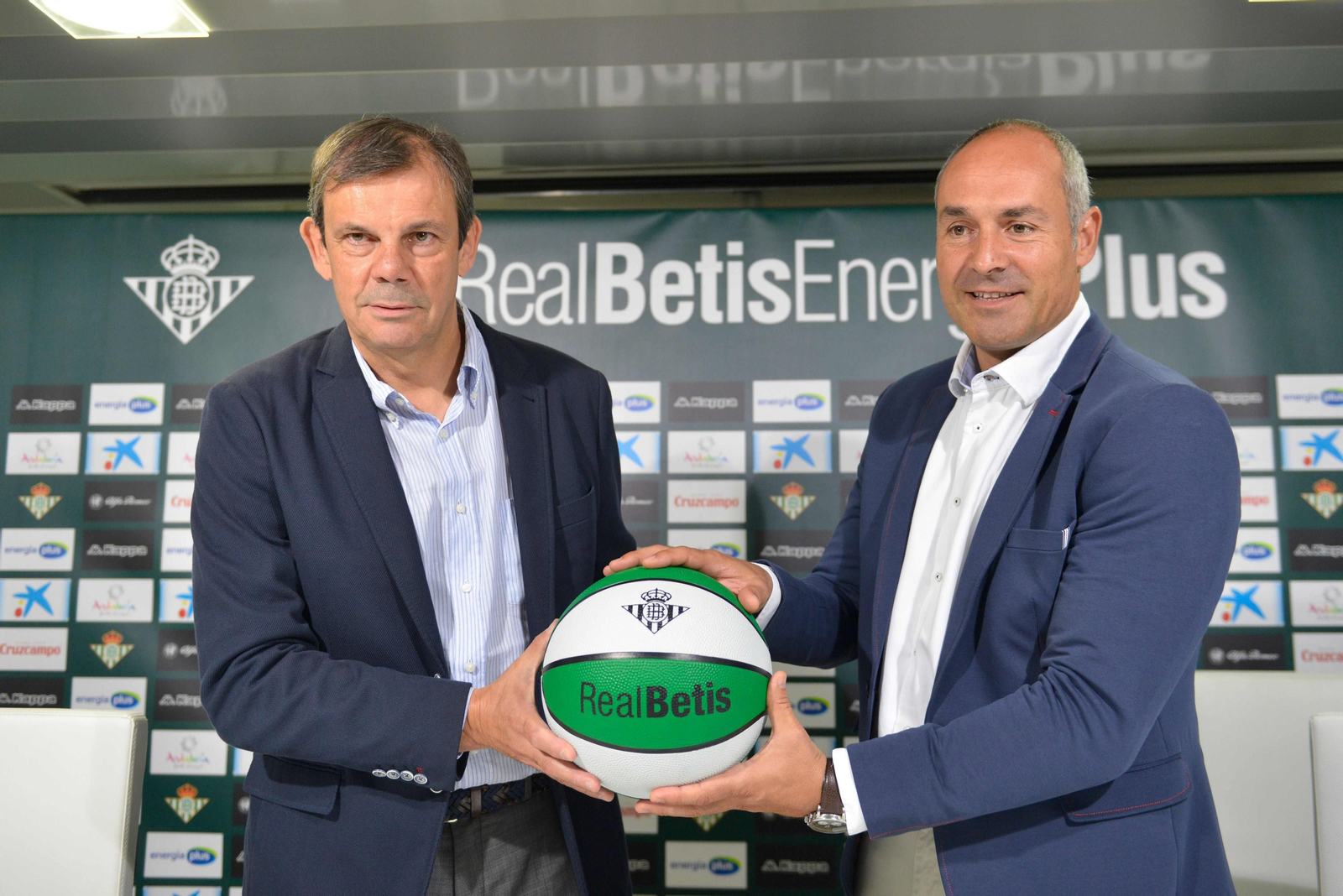 Presentación de Curro Segura.