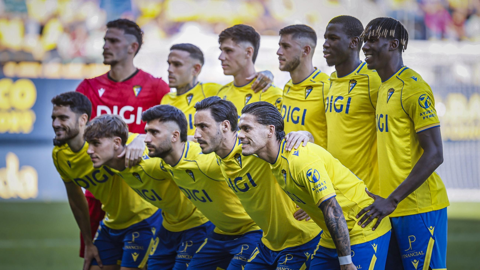 Búscate entre las imágenes del partido de fútbol Cádiz CF - Racing de Santander