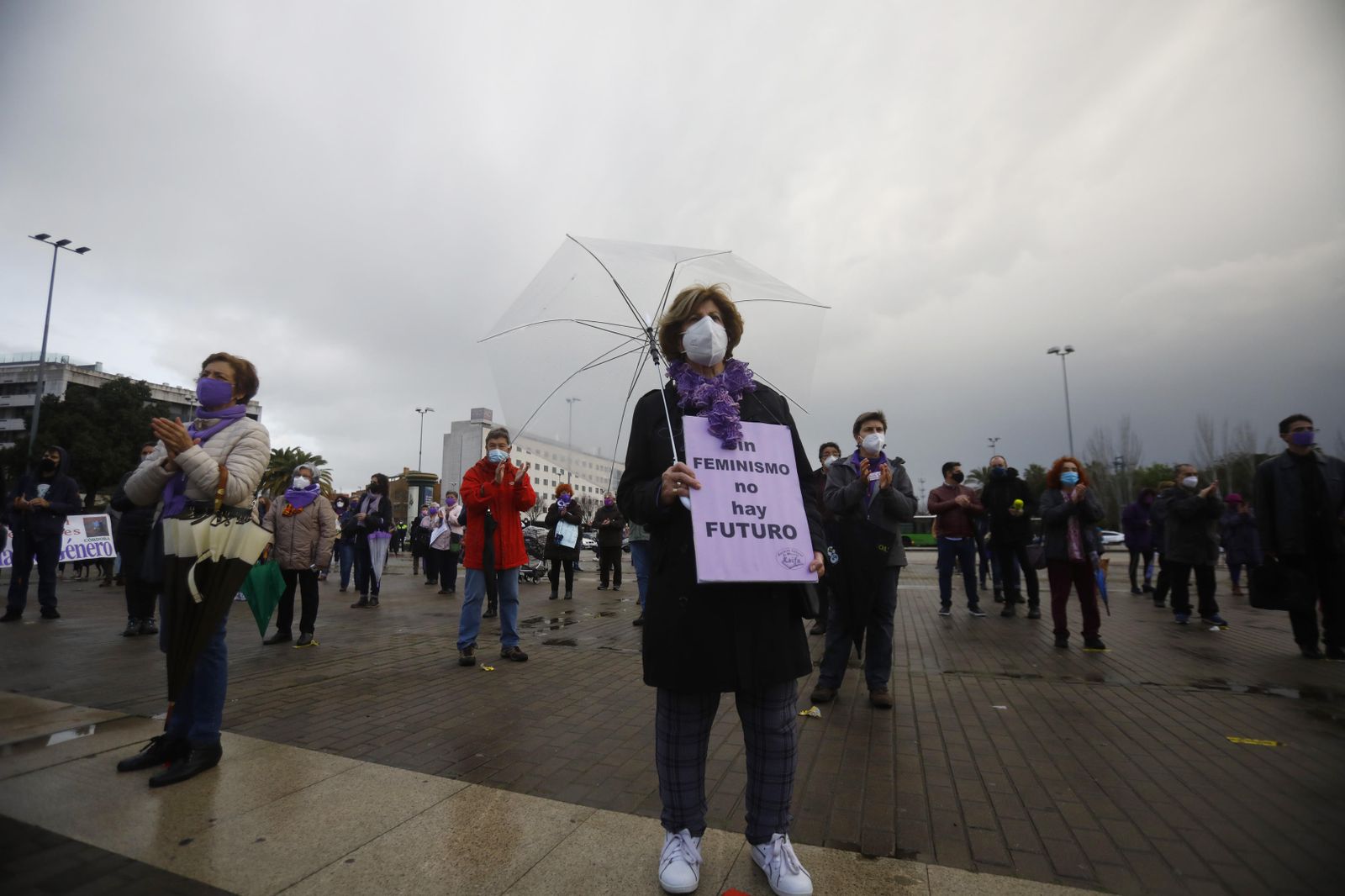 La concentración feminista por el 8-M en fotografías