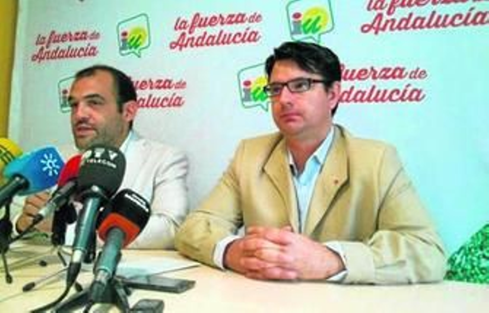 José Manuel Mariscal y Pedro García, ayer, en la sede del PCA.