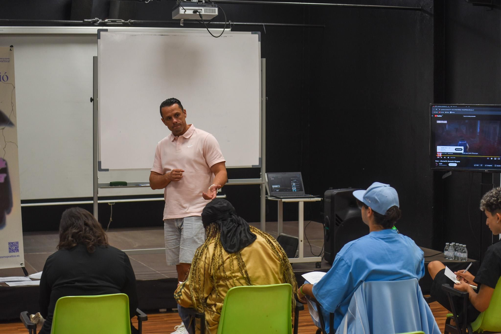 El rapero Haze en el taller de Cosmopoética, en imágenes