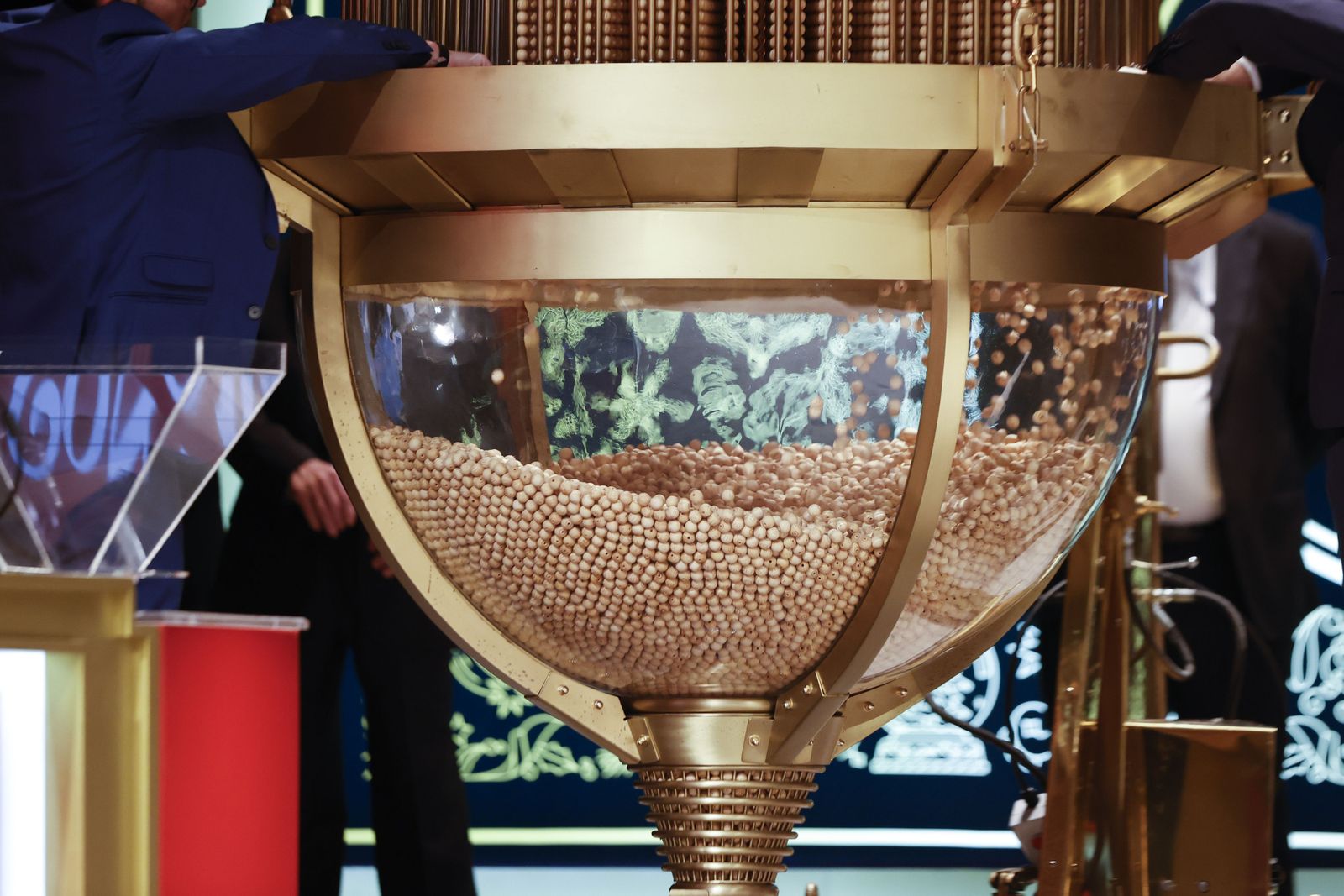 Las bolas entran al bombo