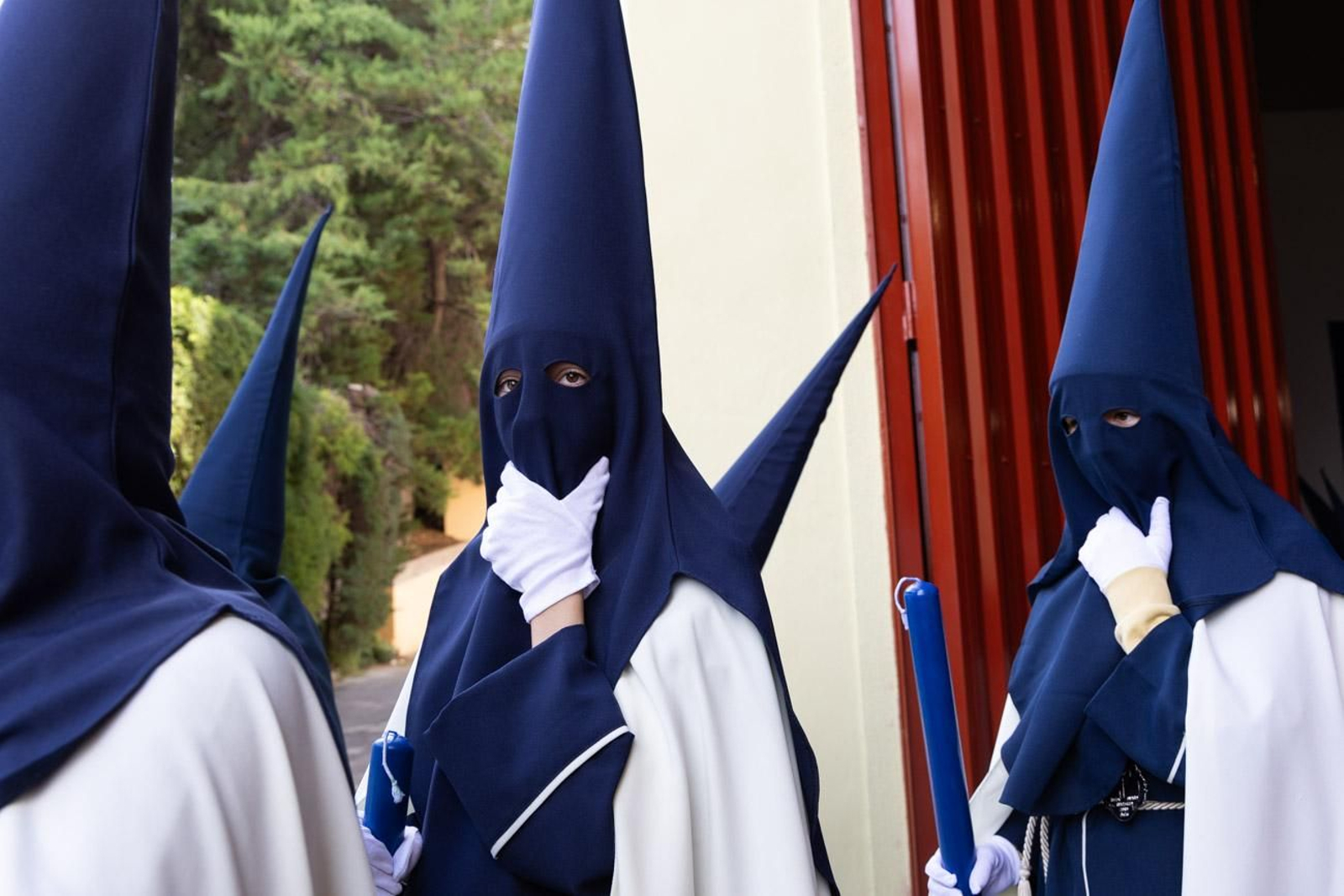 La temida lluvia impide el desarrollo normal de este Martes Santo