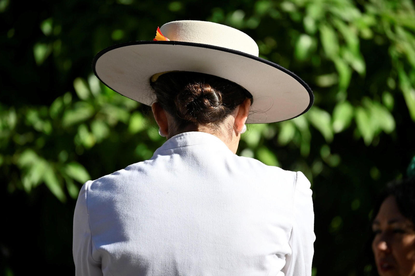 Imágenes de los peregrinos de la Hermandad de Emigrantes en su salida por las calles de Huelva
