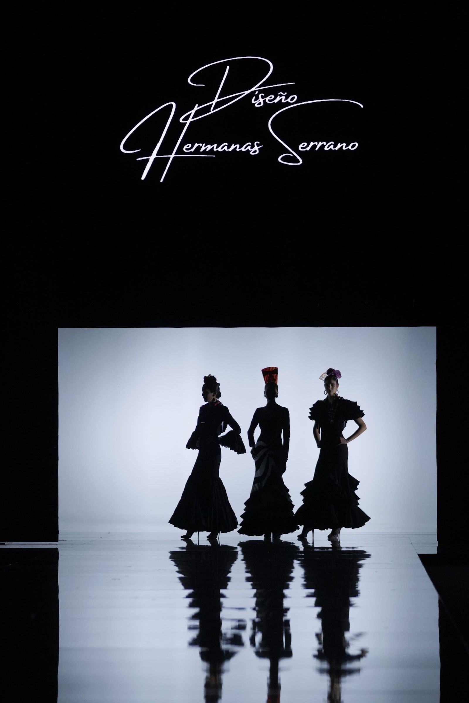El desfile de Diseño Hermanas Serrano en SIMOF 2026, todas las fotos