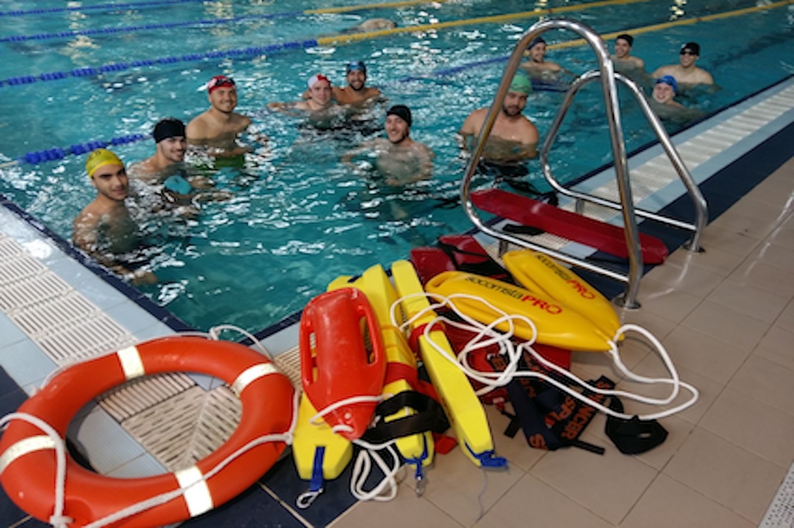 Alumnos durante las prácticas de un curso anterior.