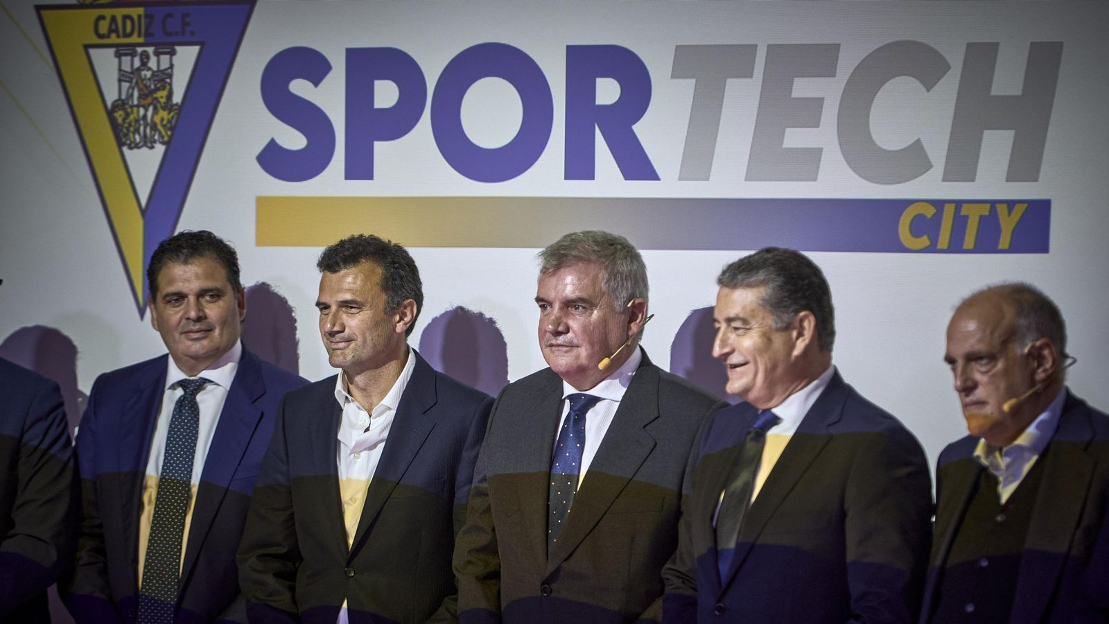 Manuel Vizcaíno y Rafael Contreras, junto a Bruno García, Antonio Sanz y Javier Tebas.