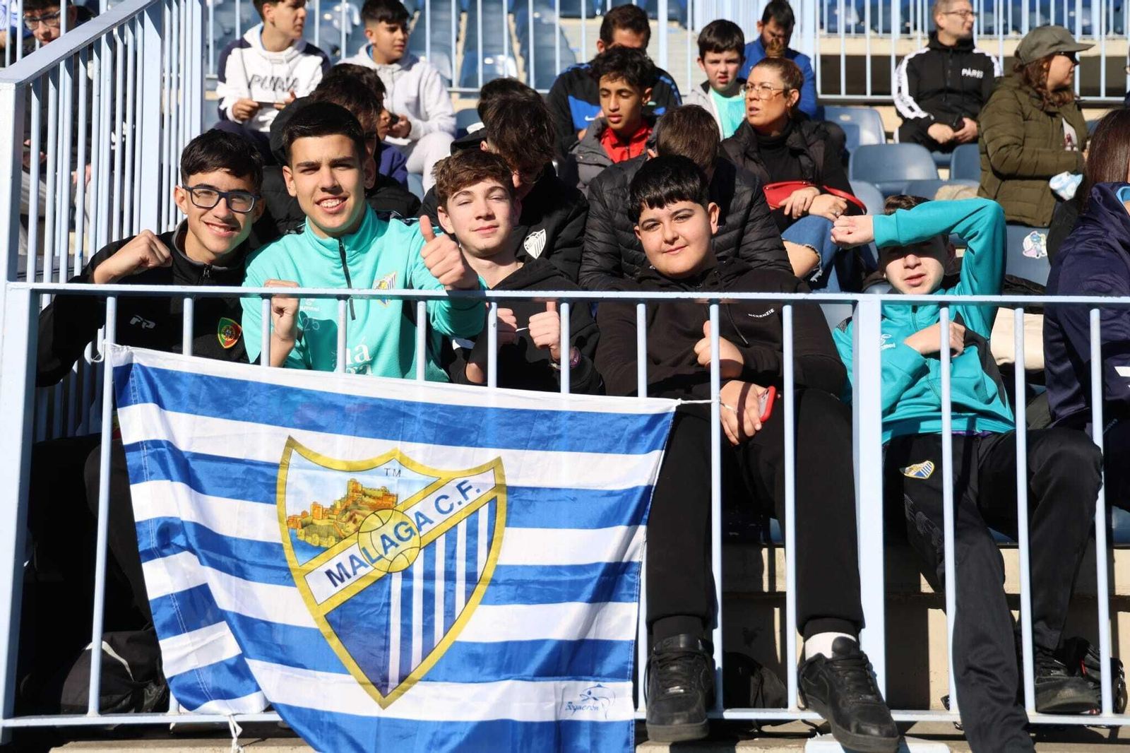Búscate en las fotos del entrenamiento del Málaga abierto a la afición