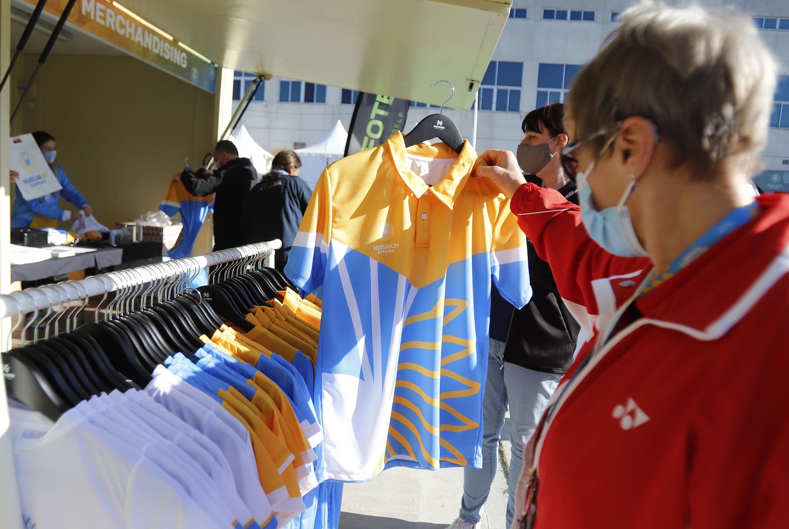 Imágenes del primer día de competición del Mundial senior de bádminton de Huelva 2021