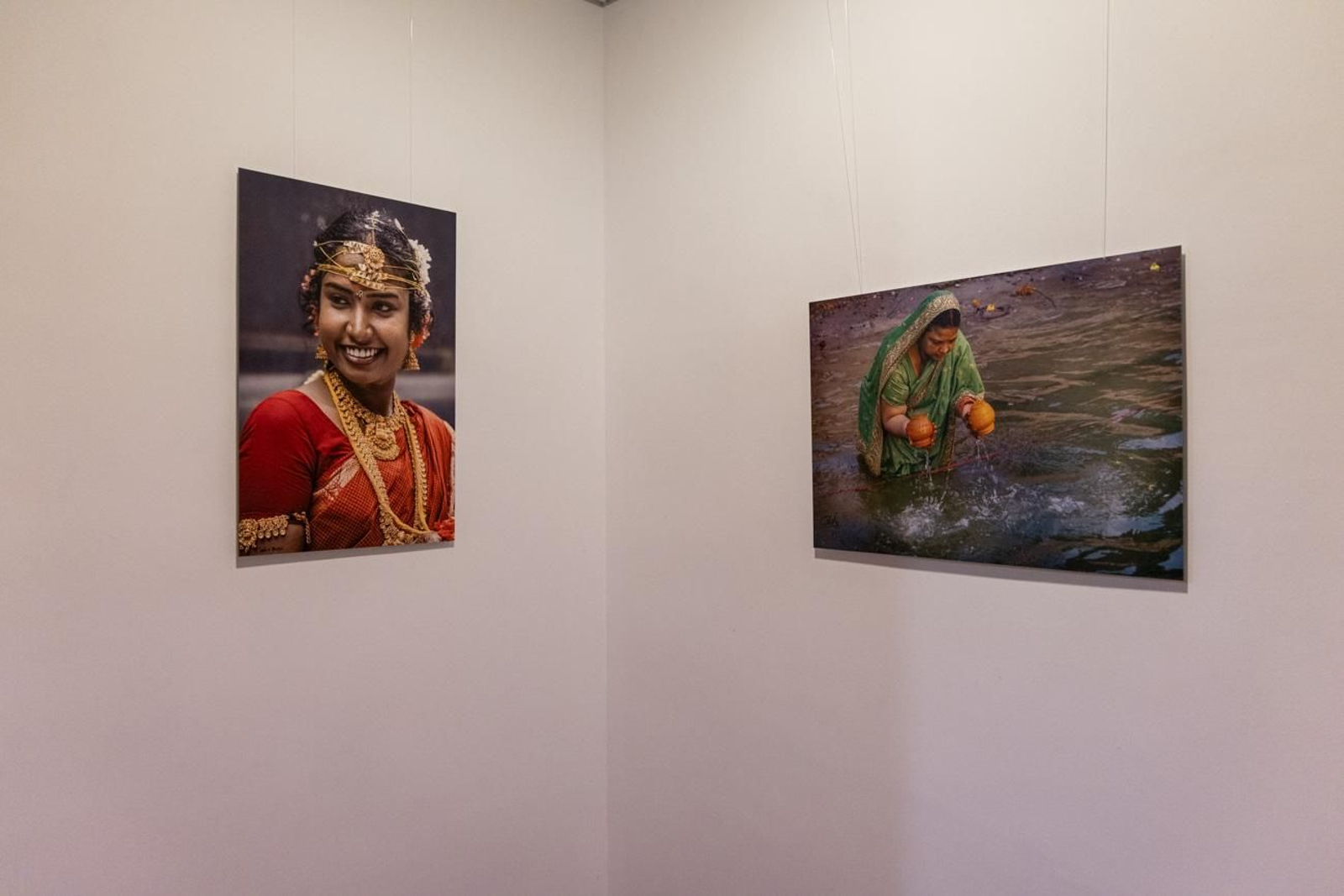 ‘Saris de seda, realidades desveladas’: una mirada fotográfica a la fuerza y dignidad de las mujeres de la India en los Baños Árabes de Jaén