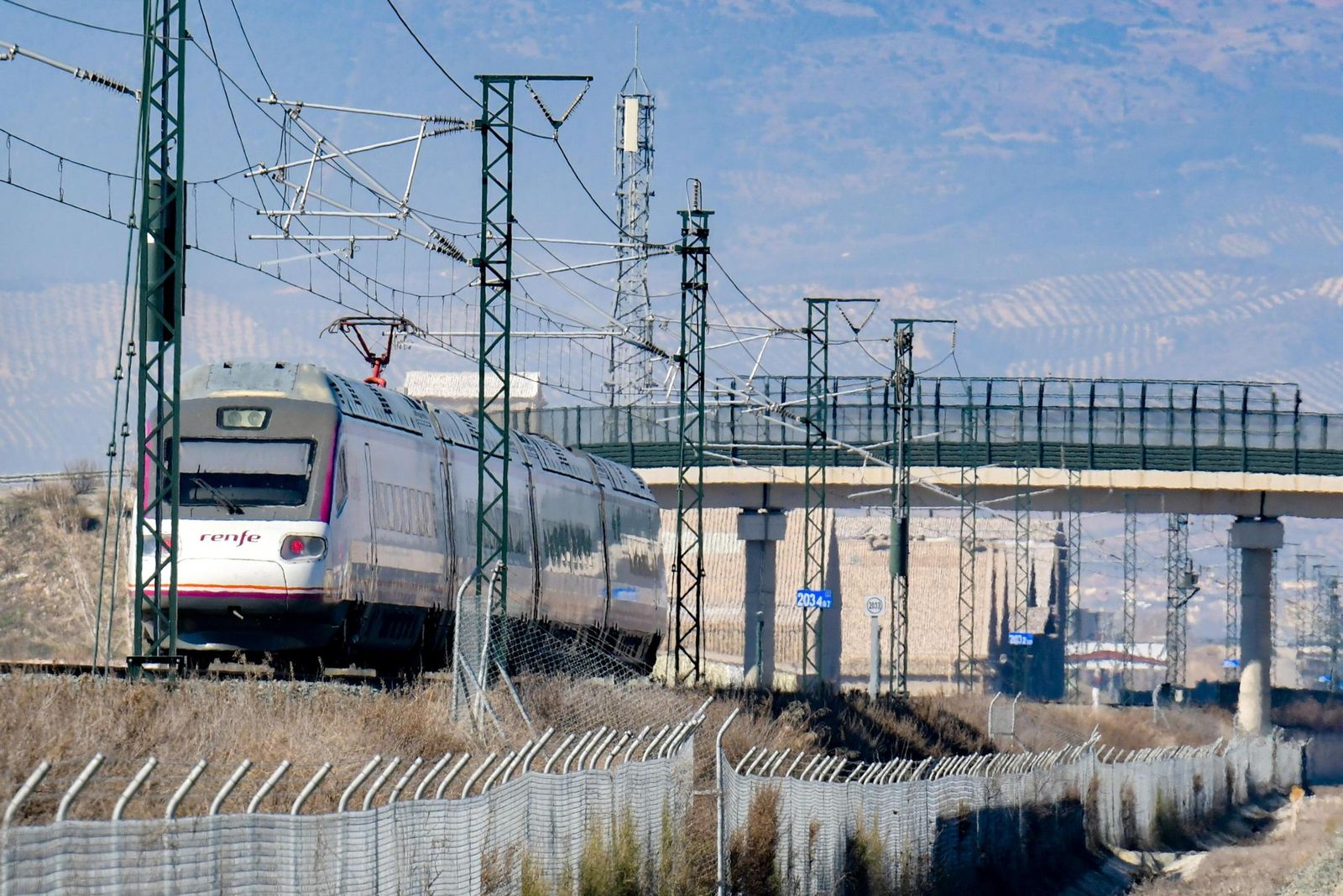 Desde 18 euros en trenes AVE de Sevilla, Málaga, Córdoba y Granada, Alvia de Cádiz y Huelva e Intercity de Algeciras y Almería