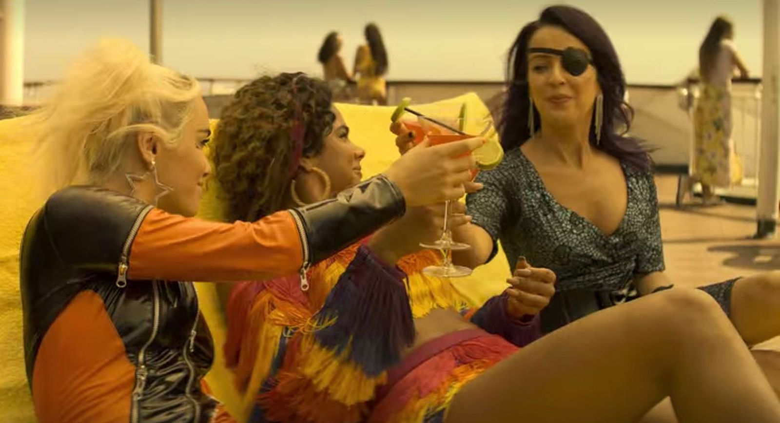 Las tres protagonistas de 'Sky Rojo'.