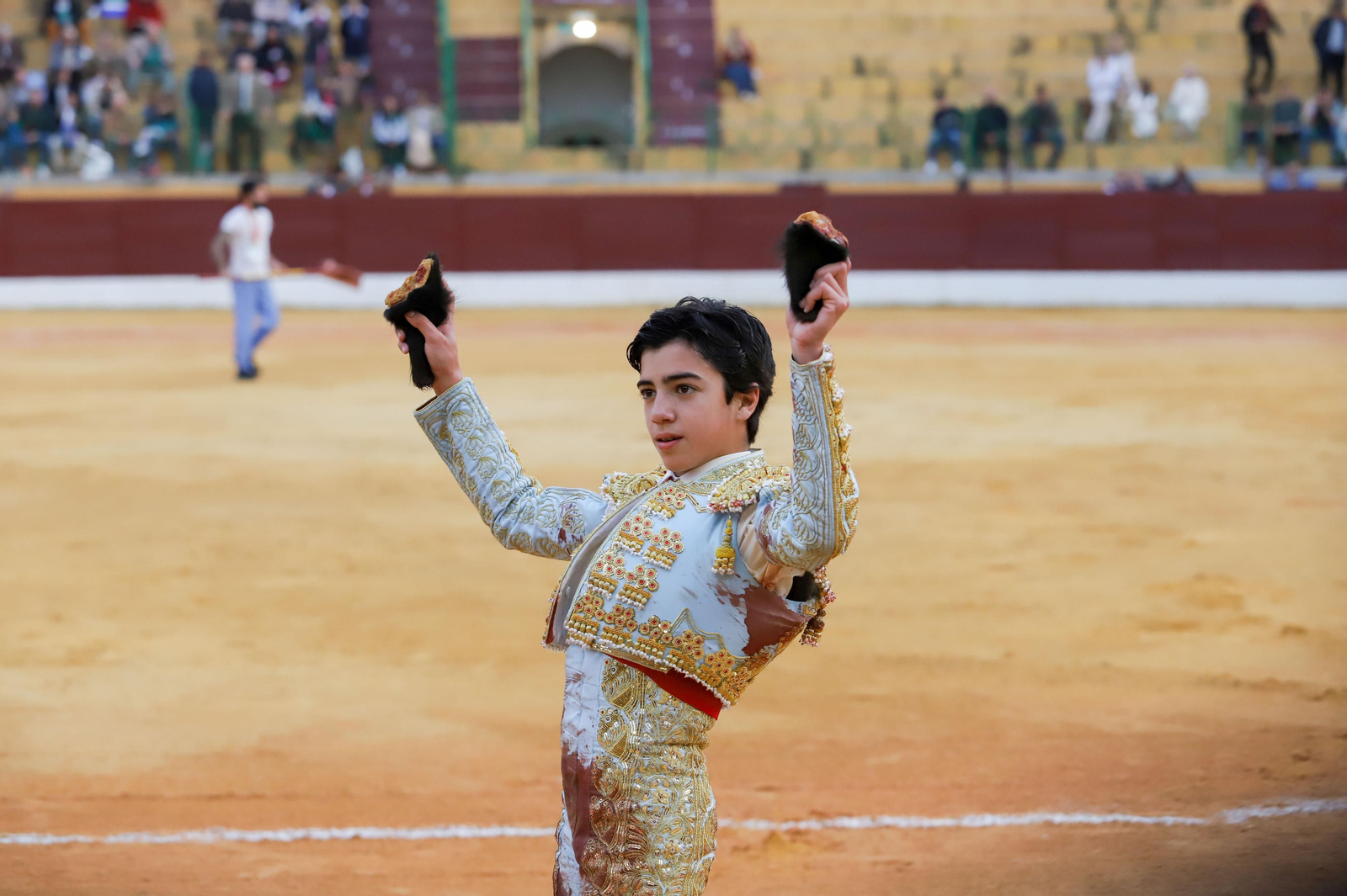 Imágenes de la novillada previa a la Semana Santa en la plaza de toros de La Línea