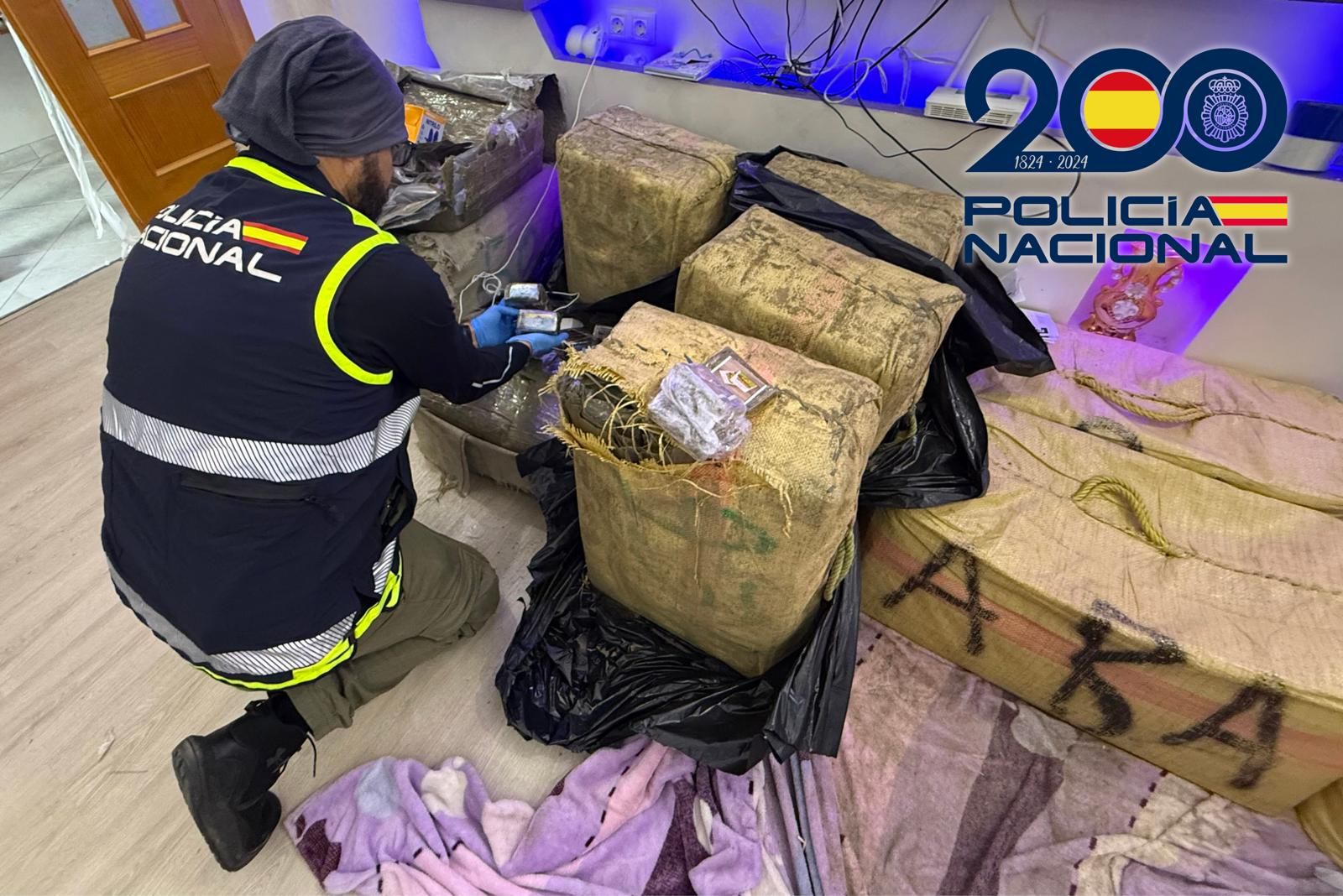 Golpe al 'narco' en El Ejido: un arsenal de guerra y 3,5 toneladas de droga en el corazón de Matagorda