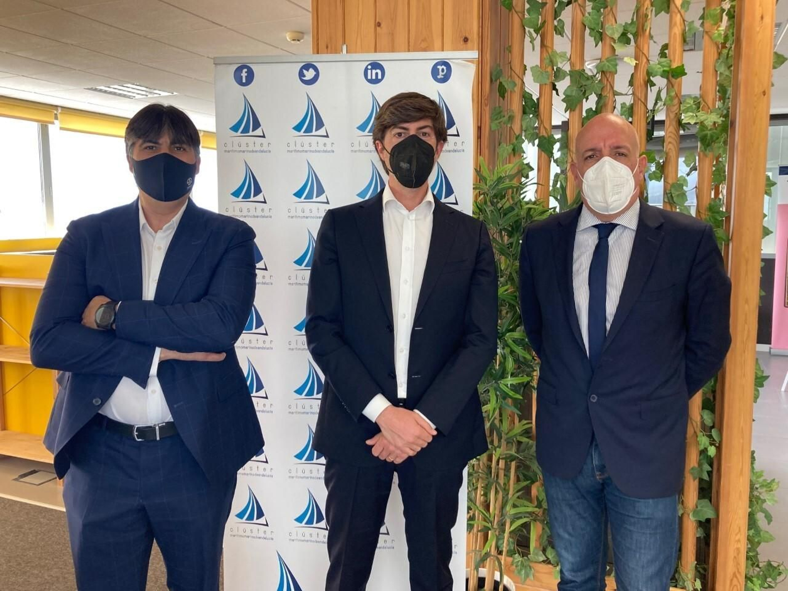 El CEO de Altereco, Gustavo Mezquita, el CEO de Thef Charging, Federico FEA y el presidente del CMMA, Javier Noriega. El CEO de Altereco, Gustavo Mezquita, el CEO de Thef Charging, Federico FEA y el presidente del CMMA, Javier Noriega.