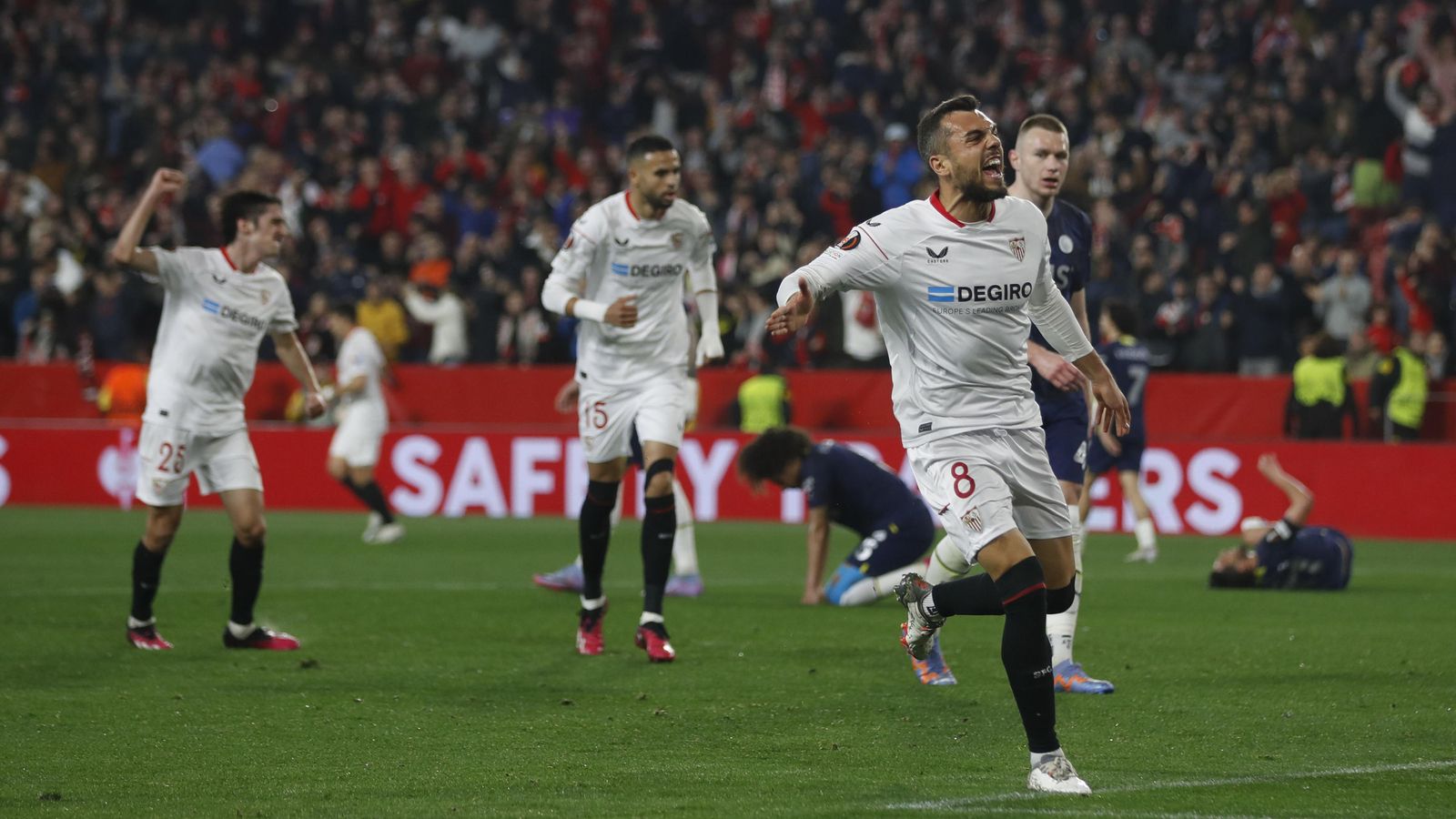 Joan Jordán celebra con rabia el 1-0.