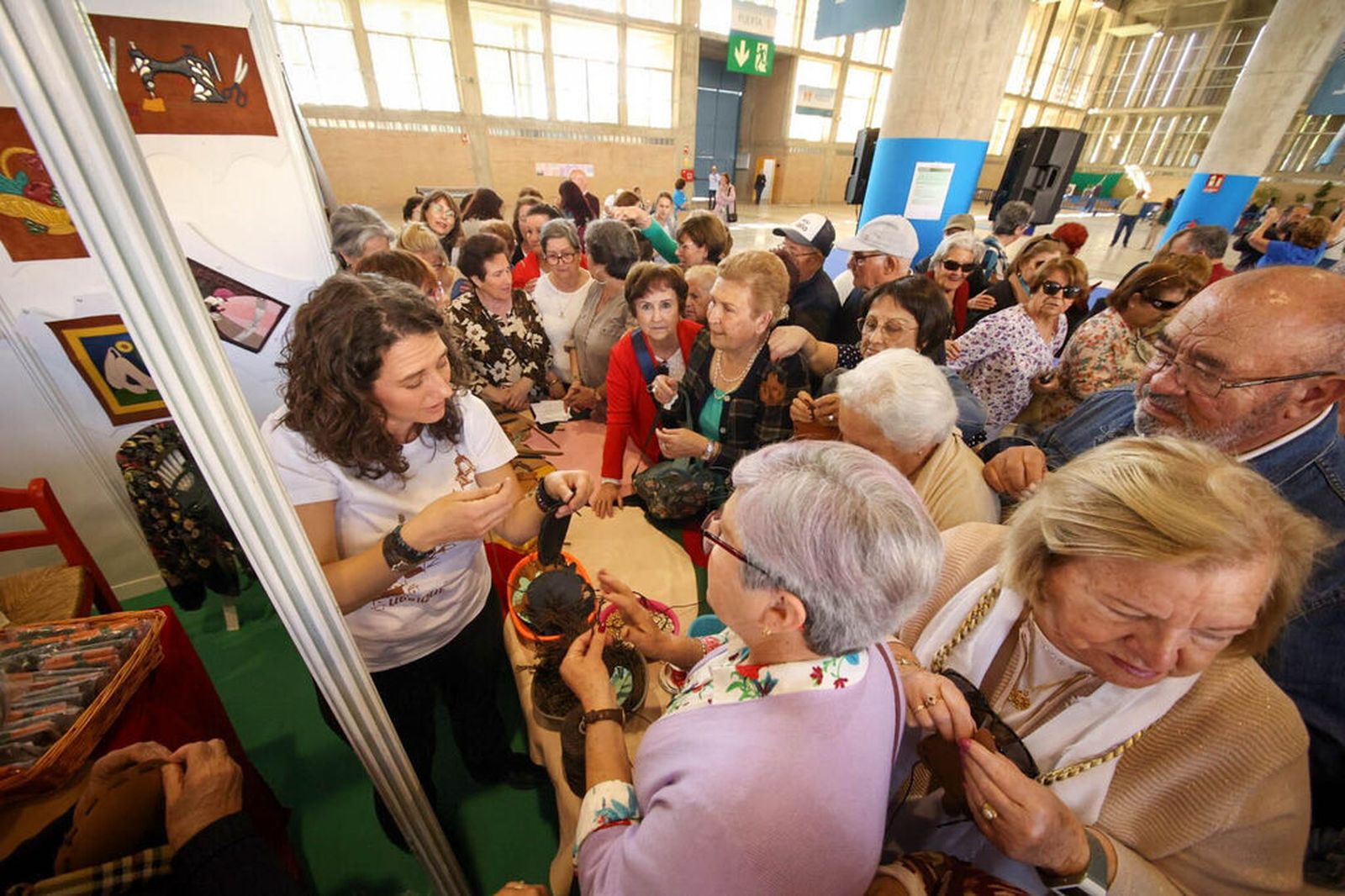 La III Feria del Mayor Activo en Jerez roza los 4.000 visitantes.