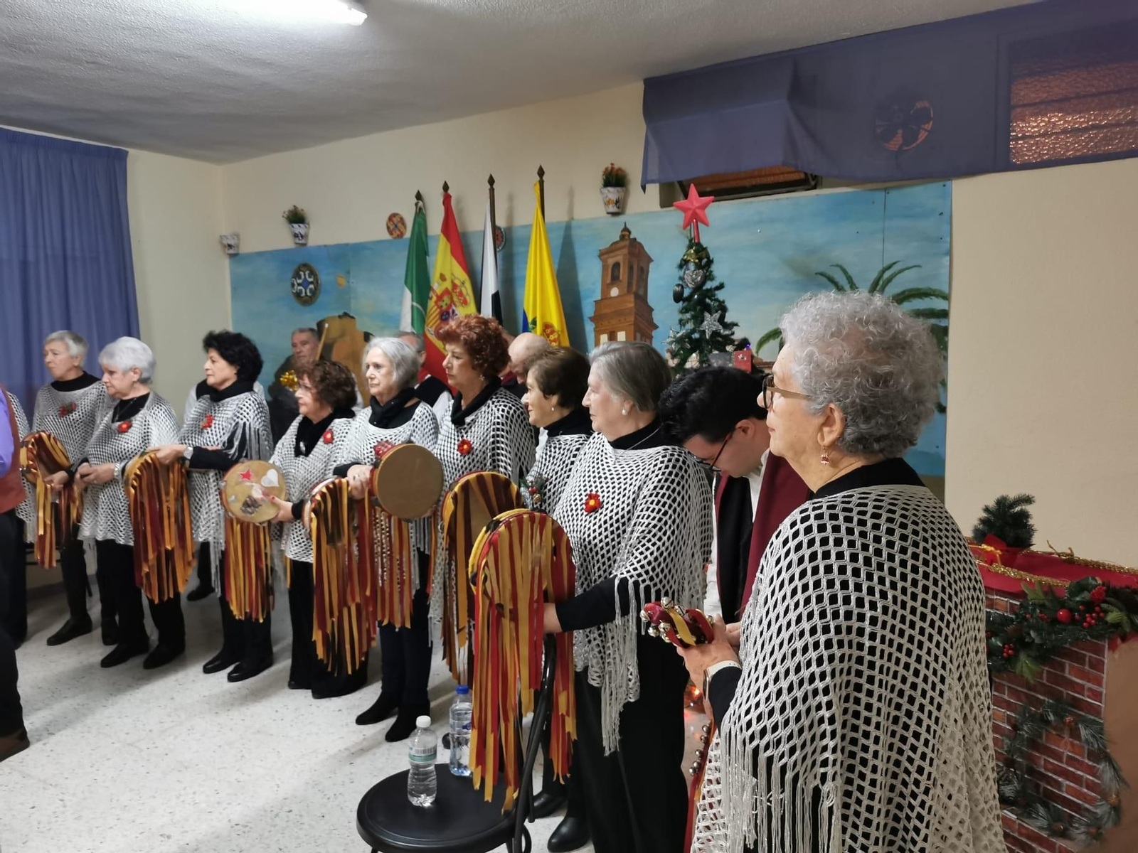 La rondalla Añoranza algecireña, en la Casa de Ceuta de Algeciras.