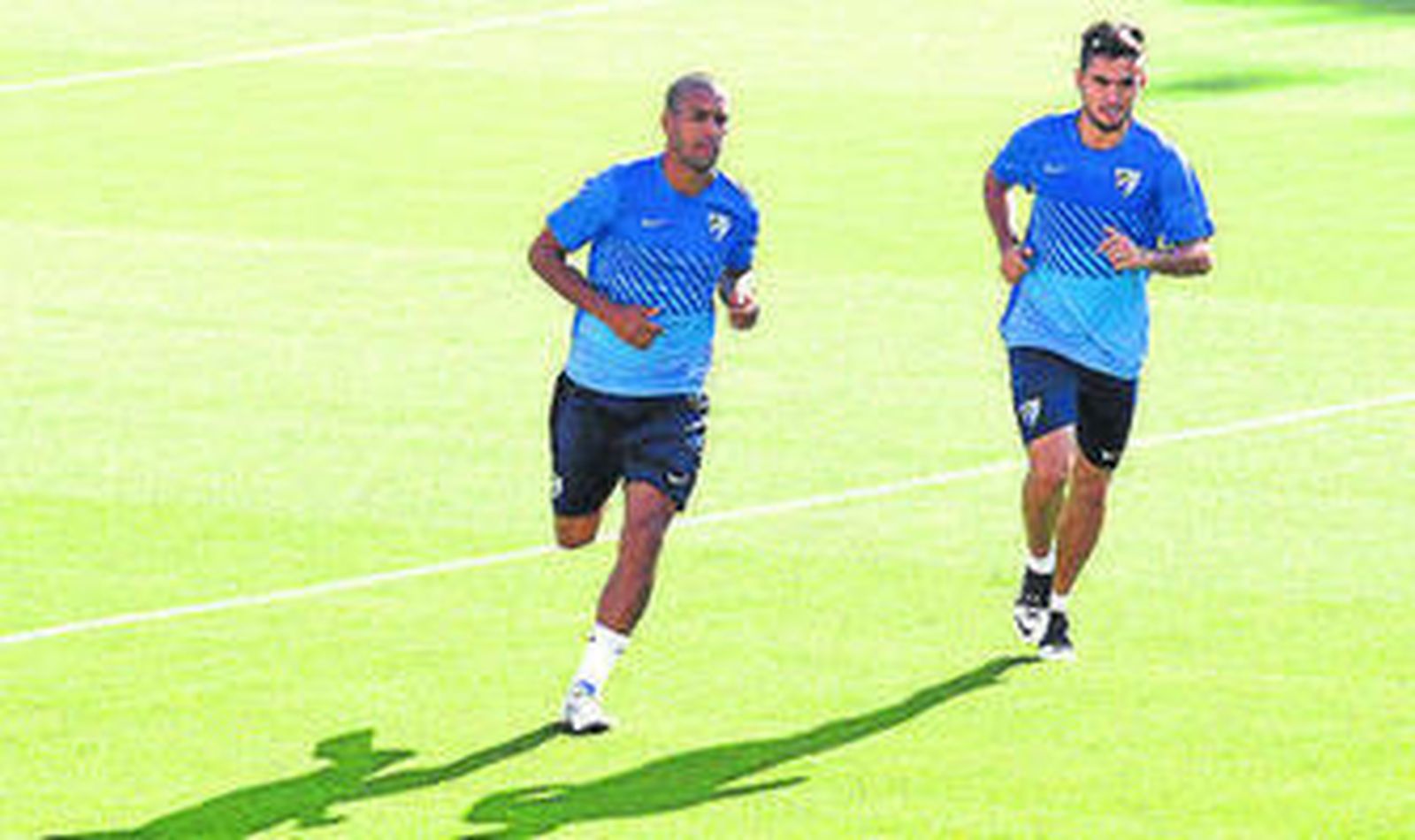 Tissone corre junto a Pedro Morales.